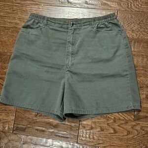 Gloria Vanderbilt Women's Short, Olive Green - Size 14